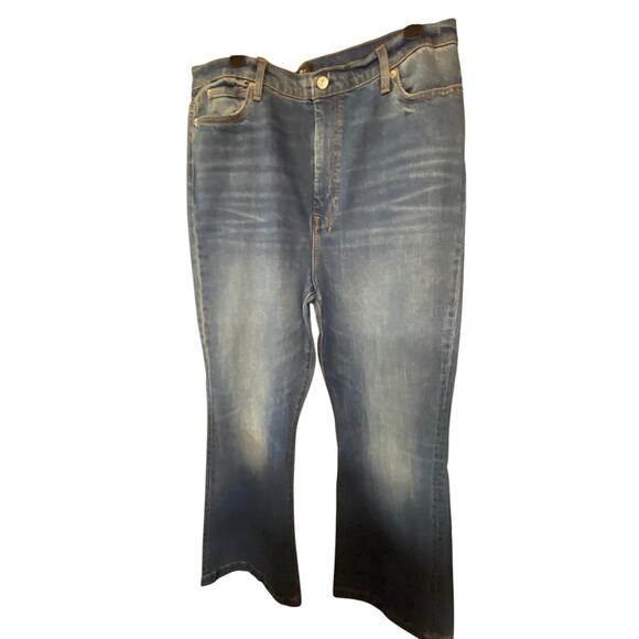 7 For All Mankind Women's Size 34 Ultra High Rise Dojo Jeans Flare Denim NWT - Picture 1 of 7
